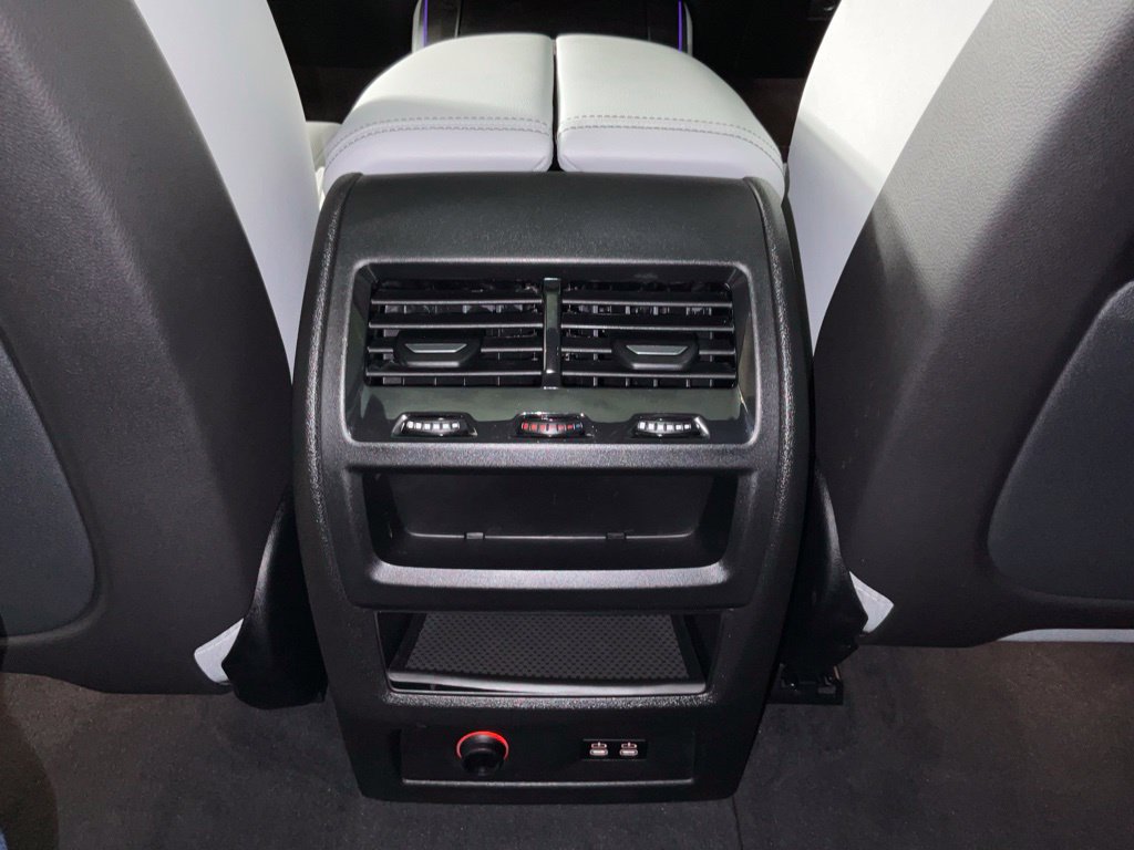 Used 2025 BMW X5 sDrive40i w/ M Sport Package RWD image 18