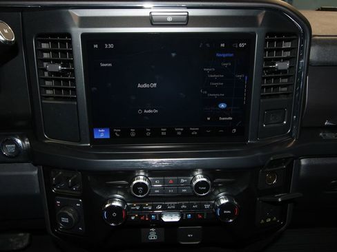 Used 2025 Ford F350 Lariat w/ Black Appearance Package image 18