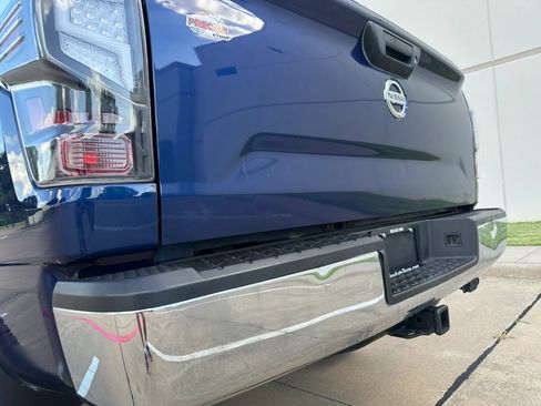 Used 2017 Nissan Titan SV AWD/4WD image 14