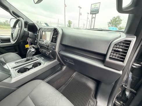 Used 2018 Ford F150 XLT w/ Equipment Group 302A Luxury AWD/4WD image 27