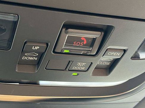 Certified 2023 Lexus LS 500 w/ Accessory Package (Z2) RWD image 38