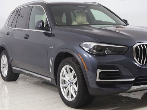 Used 2022 BMW X5 xDrive45e image 49
