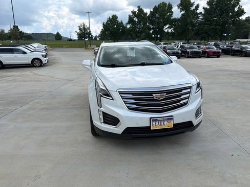 Used 2017 Cadillac XT5 Premium Luxury FWD image 9
