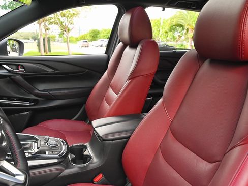 Certified 2023 MAZDA CX-9 Carbon Edition image 12