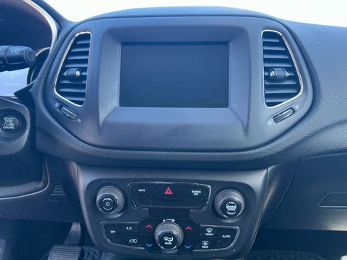 Used 2019 Jeep Compass Latitude w/ Popular Equipment Group image 18