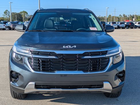 Certified 2025 Kia Seltos EX w/ EX Sunroof Package image 3