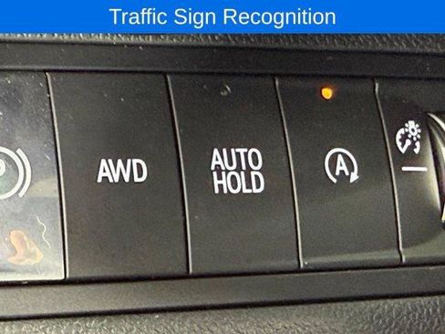 New 2026 Chevrolet Equinox LT w/ Convenience Package II AWD/4WD image 25