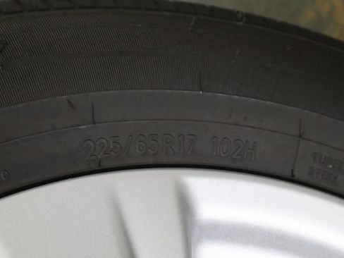 Used 2021 Toyota RAV4 LE w/ Carpet Mat Package (TMS) AWD/4WD image 36