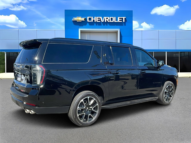 Used 2025 Chevrolet Suburban RST w/ Comfort Package AWD/4WD image 3