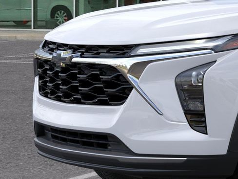New 2026 Chevrolet Trax LT w/ LT Convenience Package FWD image 15