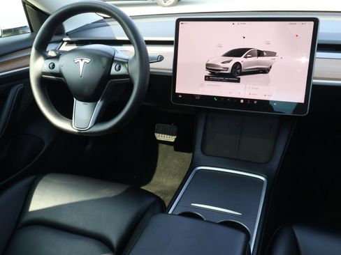 Used 2023 Tesla Model 3 Standard Range RWD image 9