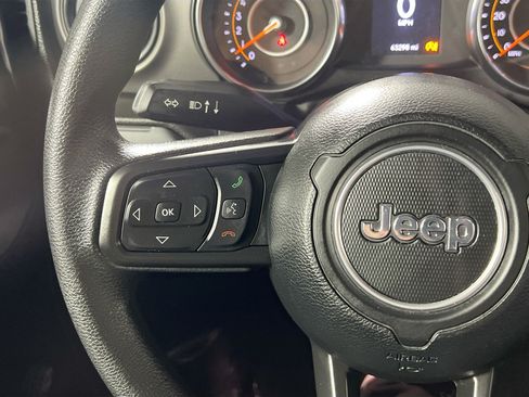 Used 2022 Jeep Wrangler Unlimited Sport AWD/4WD image 19