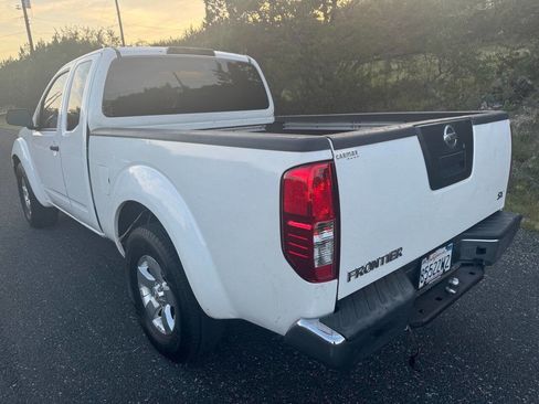 Used 2011 Nissan Frontier SV w/ SV Premium Utility Pkg image 6