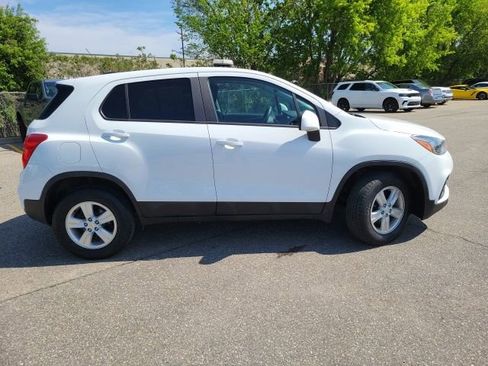 Used 2017 Chevrolet Trax LS AWD/4WD image 2