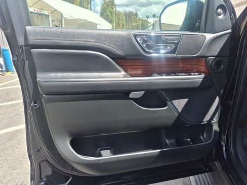 Used 2024 Lincoln Navigator Reserve AWD/4WD image 18