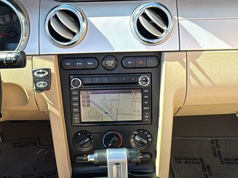 Used 2009 Ford Mustang GT Premium RWD image 12