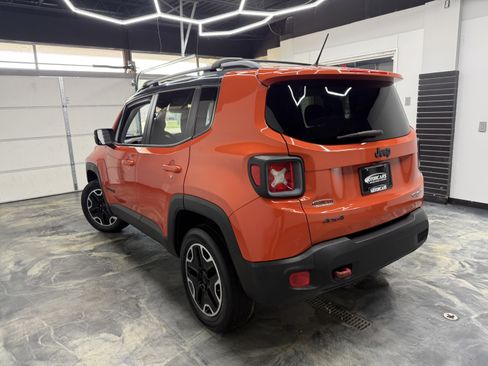 Used 2015 Jeep Renegade Trailhawk w/ Cold Weather Group AWD/4WD image 3