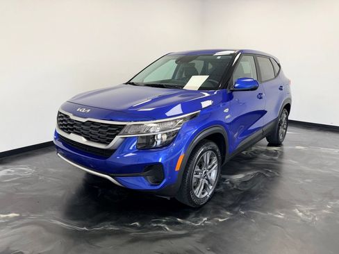 Used 2023 Kia Seltos LX AWD/4WD image 4