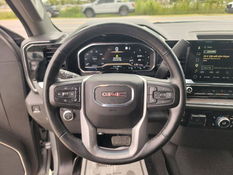 Used 2025 GMC Sierra 1500 SLT AWD/4WD image 13