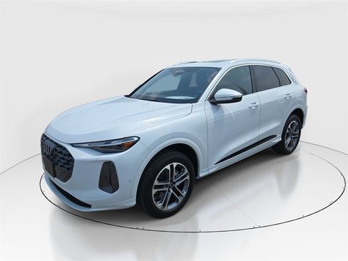 New 2025 Audi Q5 Premium image 1