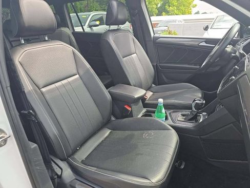 Used 2022 Volkswagen Tiguan SE R-Line FWD image 11