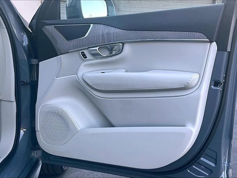 Used 2023 Volvo XC90 T8 Plus image 27