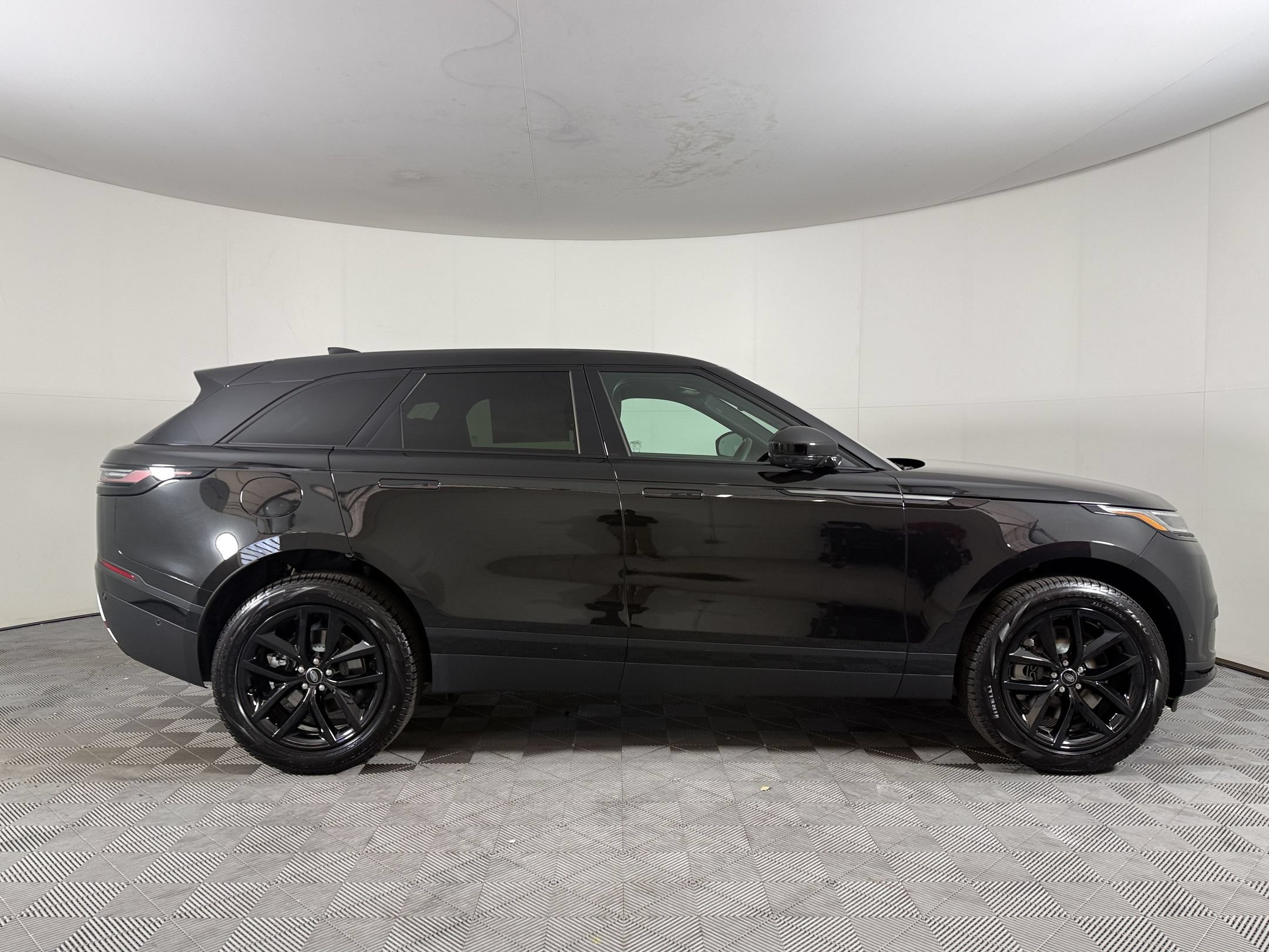New 2026 Land Rover Range Rover Velar S AWD/4WD image 8