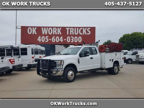 Used 2018 Ford F350 XL w/ Power Equipment Group AWD/4WD image 1