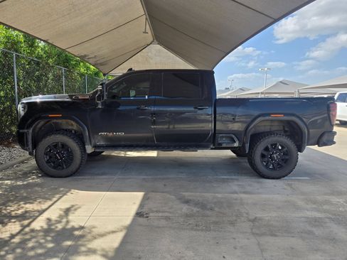 Used 2024 GMC Sierra 2500 AT4 w/ AT4 Premium Plus Package AWD/4WD image 4