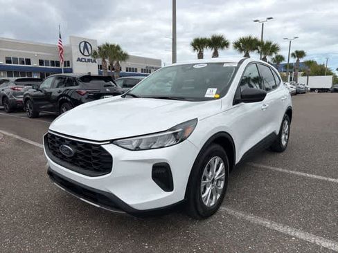 Used 2025 Ford Escape Active image 2