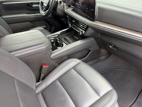 Used 2025 Chevrolet Tahoe LT AWD/4WD image 17