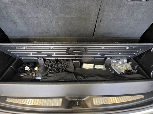 Used 2019 Cadillac Escalade Platinum AWD/4WD image 14