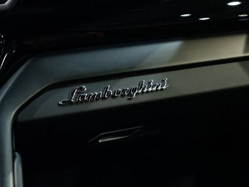 Used 2024 Lamborghini Urus S AWD/4WD image 39