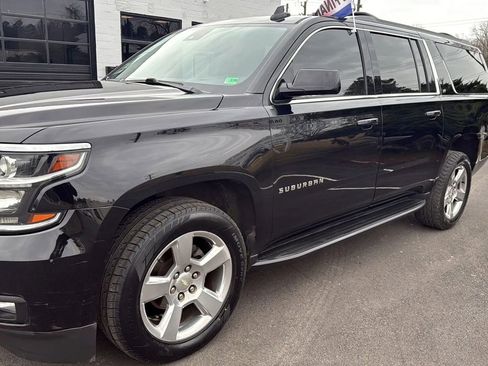 Used 2017 Chevrolet Suburban LT image 13