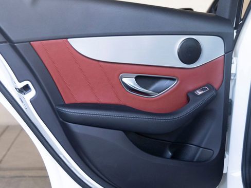 Used 2019 Mercedes-Benz C 300 Sedan image 17