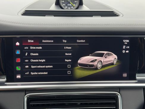 Used 2022 Porsche Panamera 4S w/ Premium Package image 28