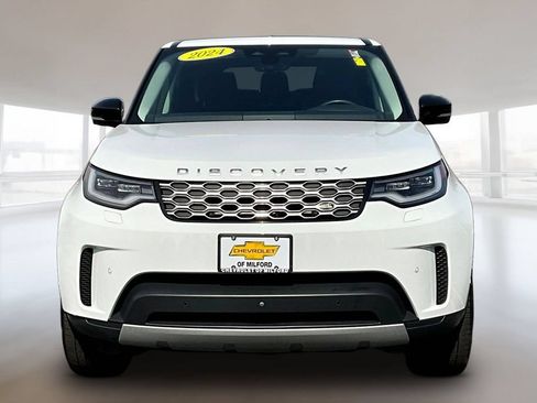 Used 2024 Land Rover Discovery S AWD/4WD image 2