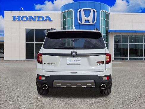 Used 2023 Honda Passport TrailSport image 4