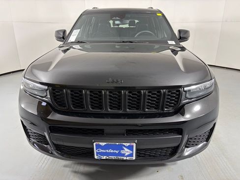 Used 2023 Jeep Grand Cherokee L Laredo AWD/4WD image 3