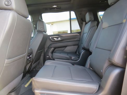 Certified 2021 Chevrolet Tahoe Z71 w/ Luxury Package image 18