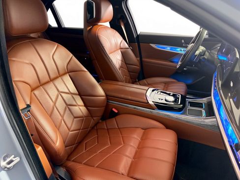 Used 2023 BMW 760i xDrive w/ Executive Package AWD/4WD image 30