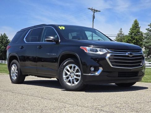 Used 2019 Chevrolet Traverse LT w/ LPO, Floor Liner Package FWD image 2