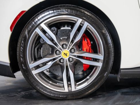 Used 2019 Ferrari Portofino image 32