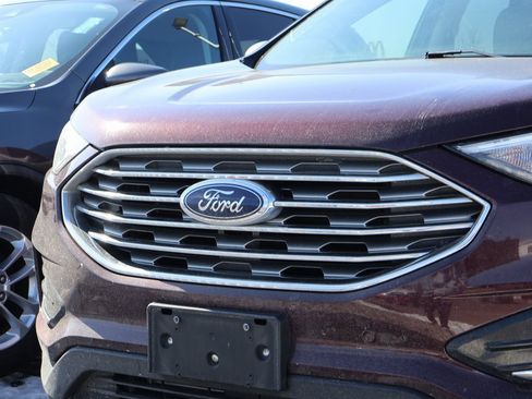 Used 2020 Ford Edge Titanium image 2