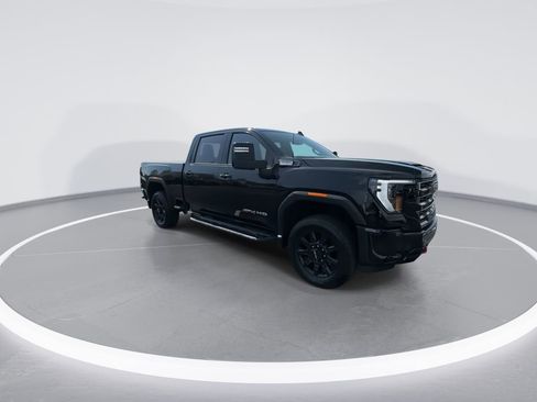 Used 2025 GMC Sierra 2500 AT4 AWD/4WD image 2