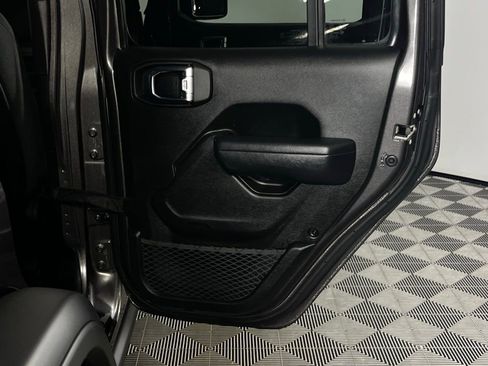 Used 2025 Jeep Wrangler Unlimited Rubicon image 27