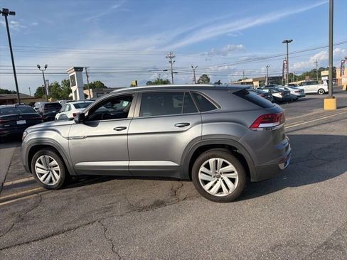 Used 2022 Volkswagen Atlas Cross Sport SE AWD/4WD image 12