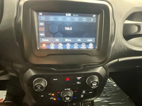 Used 2021 Jeep Renegade Sport FWD image 10