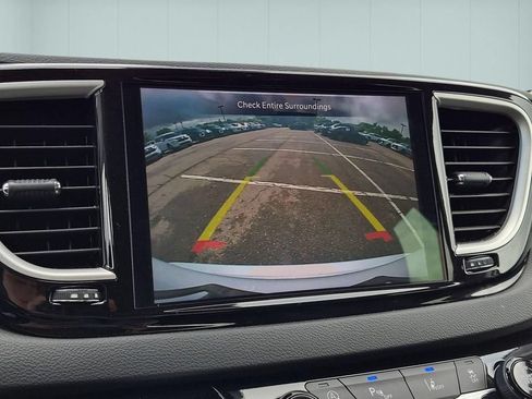 Used 2024 Chrysler Pacifica Touring-L FWD image 25