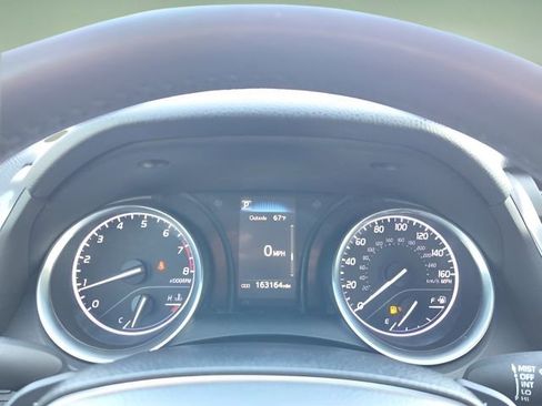 Used 2018 Toyota Camry SE image 25